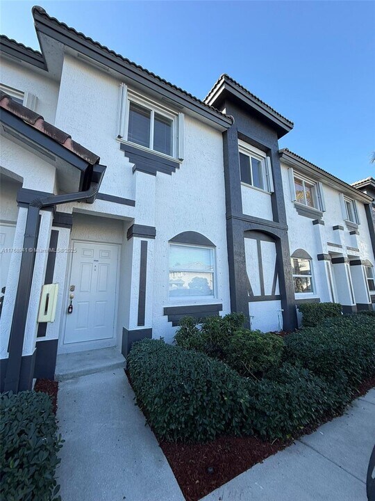 2320 SE 23rd Terrace in Homestead, FL - Building Photo