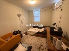 227 Norfolk St, Unit 2A in Cambridge, MA - Building Photo - Building Photo