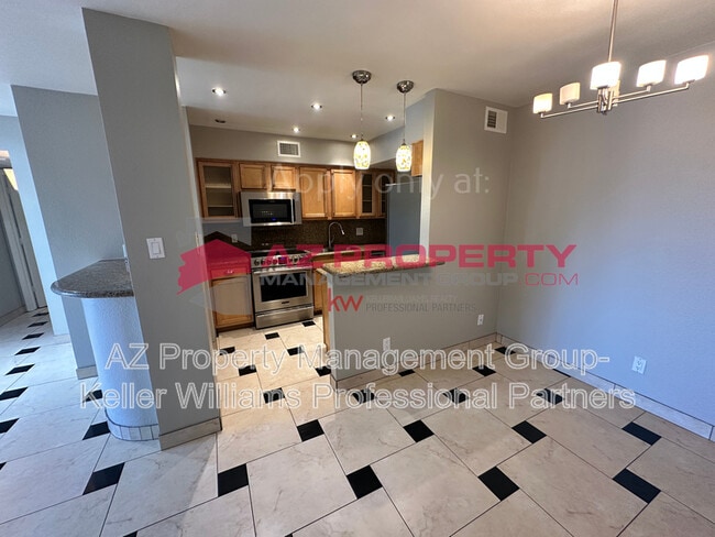 property at 4410 N Longview Ave