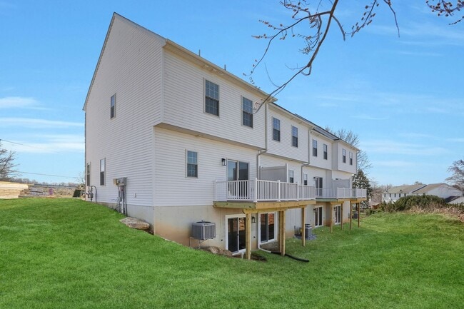 995 Old Elizabethtown Rd in Elizabethtown, PA - Building Photo - Building Photo