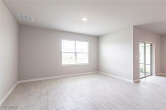 20241 Camino Torcido Lp in North Fort Myers, FL - Building Photo - Building Photo