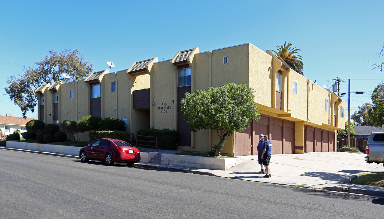 The Courtyard in Oceanside, CA - Building Photo