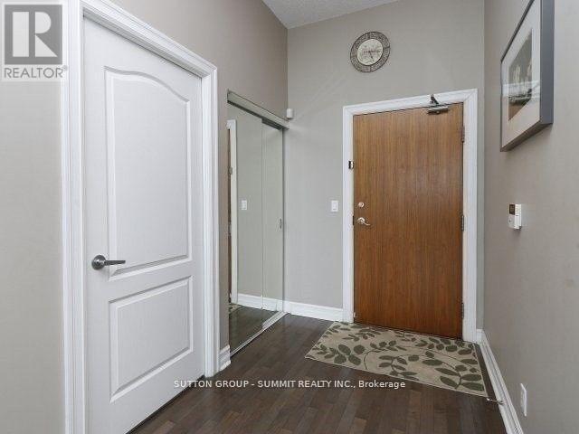 33 Elm Dr W in Mississauga, ON - Building Photo - Building Photo