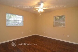 220 Mary Ellen Ave in Seffner, FL - Foto de edificio - Building Photo