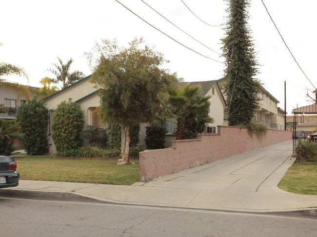 9720 Park St in Bellflower, CA - Building Photo - Building Photo