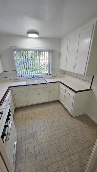4221 Los Feliz, Unit 14 in Los Angeles, CA - Building Photo