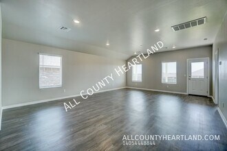 10512 NW 26th St in Yukon, OK - Building Photo - Building Photo