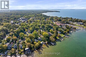 21 Pinery Ln in Georgina, ON - Building Photo - Building Photo