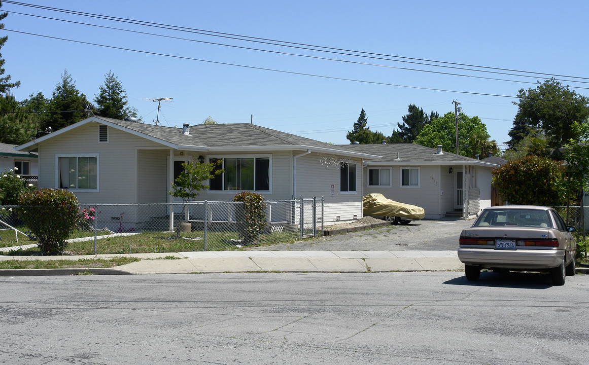 1008-1010 Jones Ct in Redwood City, CA - Building Photo