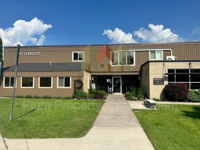 property at 1547 S Higgins Ave