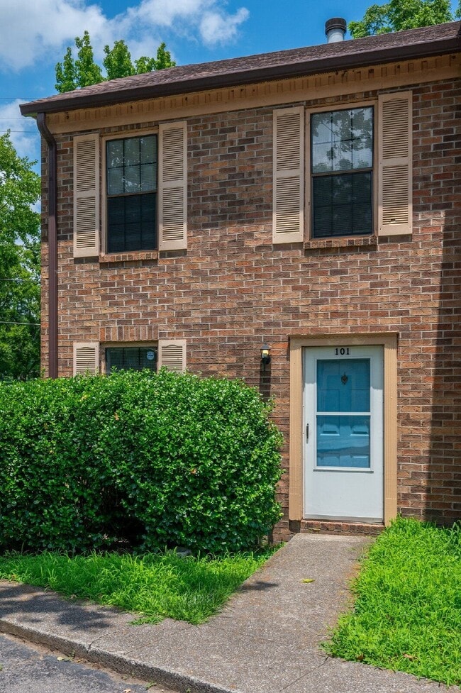 property at 101 Coventry Woods Dr