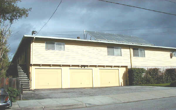 1421 Gordon St in Redwood City, CA - Building Photo - Building Photo