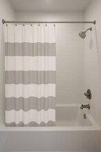 6370 Germantown Ave, Unit 2F in Philadelphia, PA - Building Photo - Building Photo