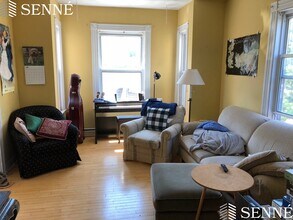 11 Thorndike St, Unit 2 in Somerville, MA - Building Photo - Building Photo