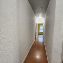 1526 1/2 Hauser Blvd, Unit 1526 in Los Angeles, CA - Building Photo - Building Photo