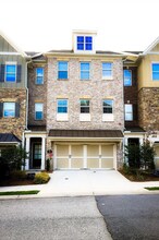 913 Dumaine Trce in Sandy Springs, GA - Building Photo - Building Photo