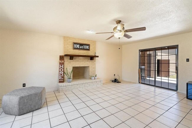 104 Tomahawk Trail in Del Rio, TX - Building Photo - Building Photo