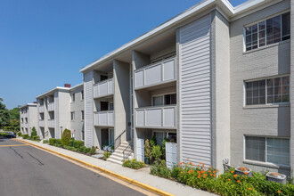 The Oliver in Alexandria in Alexandria, VA - Foto de edificio - Building Photo