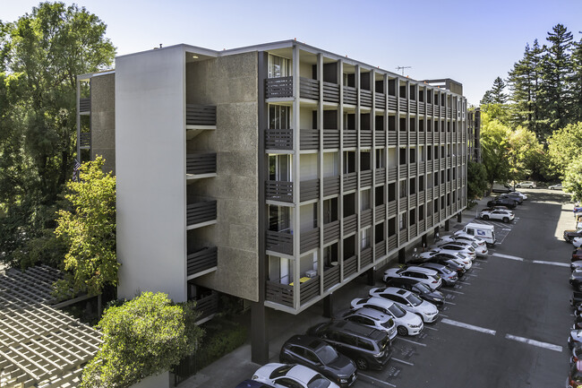 The Riverview (55+) in Sacramento, CA - Foto de edificio - Building Photo