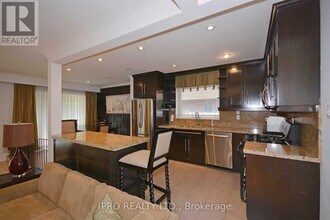 23 Pitcairn Crescent in Toronto, ON - Building Photo - Building Photo