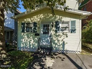 1508 Tibbits Ave in Troy, NY - Building Photo - Building Photo