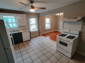 578 Dubuque St, Unit Unit 3 in Manchester, NH - Building Photo - Building Photo