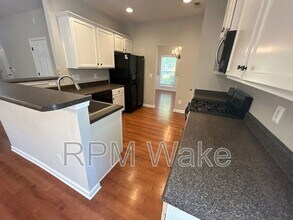 404 Straywhite Ave in Apex, NC - Building Photo - Building Photo