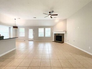 7018 Baitland Dr in Missouri City, TX - Building Photo - Building Photo