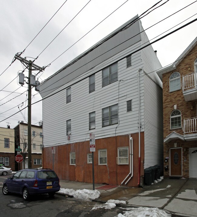 112 Franklin St in Jersey City, NJ - Building Photo - Building Photo