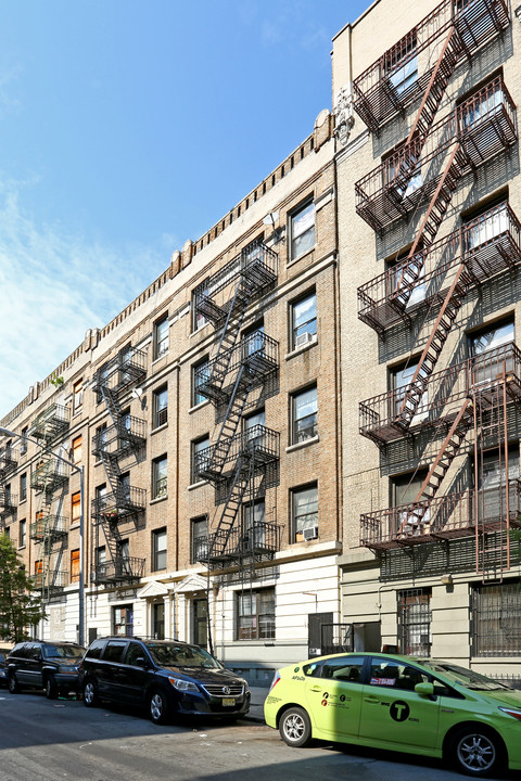 15-17 Arden St in New York, NY - Building Photo