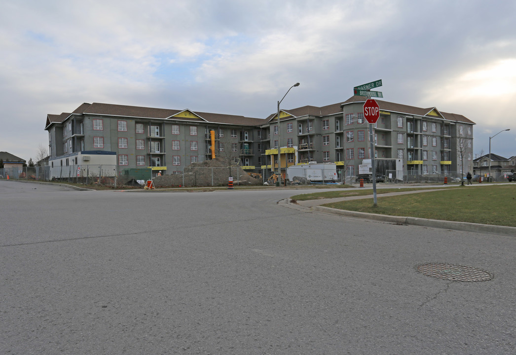 Brookhouse Gate in Clarington, ON - Building Photo