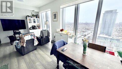 1285 Dupont St in Toronto, ON - Building Photo - Building Photo