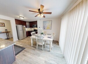 512 N 10th St in De Pere, WI - Building Photo - Building Photo