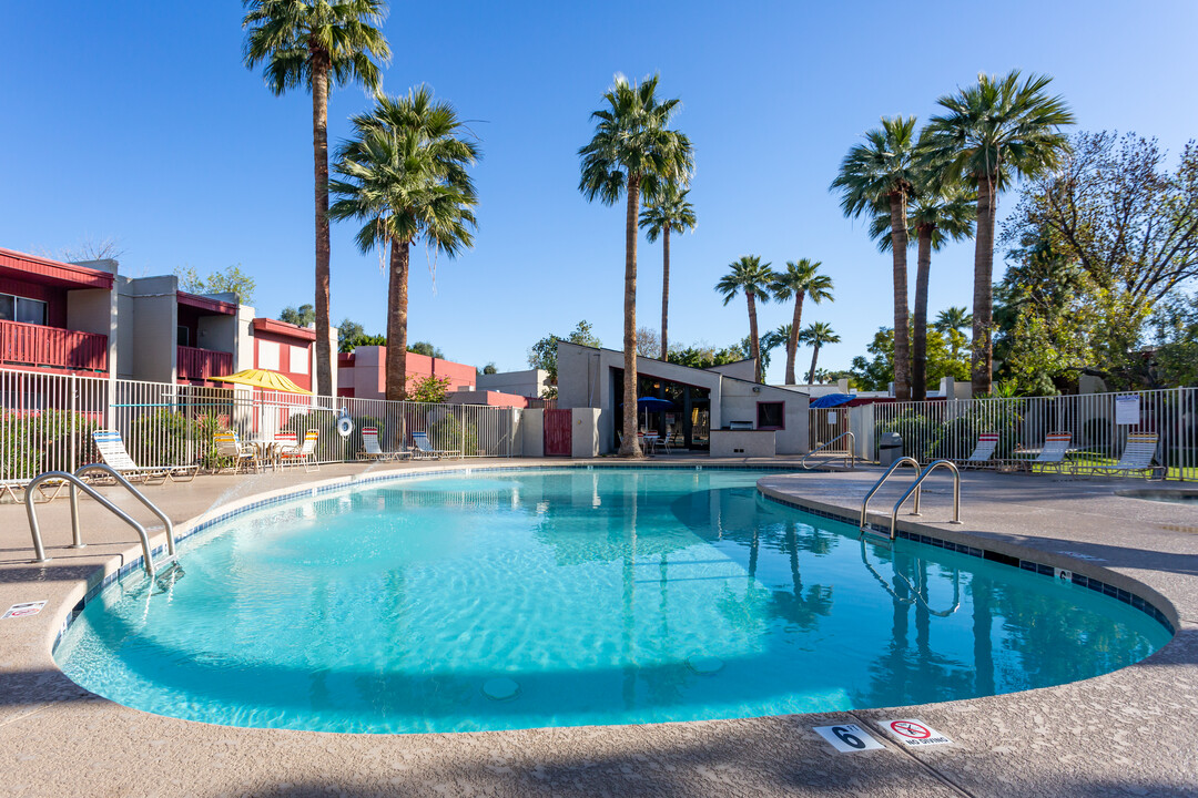 Emerald Apartments in Mesa, AZ - Building Photo