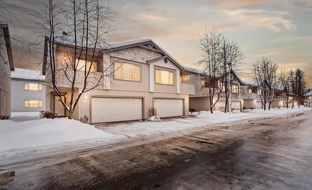 5568 Sapphire Loop in Anchorage, AK - Foto de edificio
