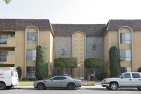 Devington Apartments in Downey, CA - Building Photo - Building Photo