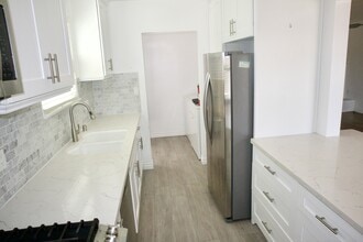 5523 134th Pl in Hawthorne, CA - Building Photo - Building Photo