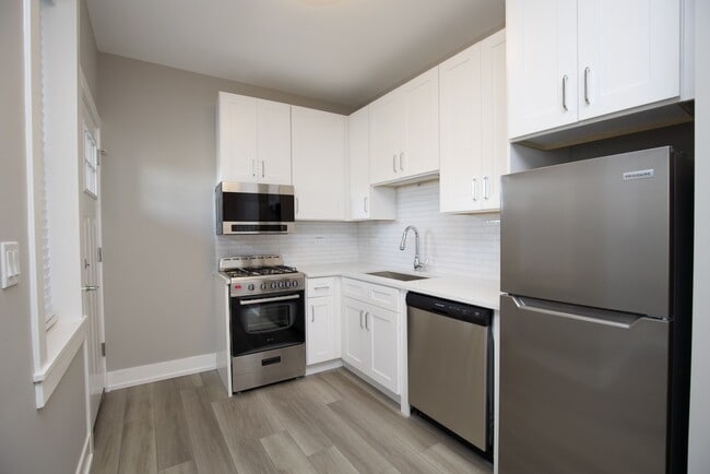 3946 N Janssen Ave in Chicago, IL - Building Photo - Building Photo