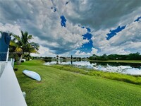 4275 Laurel Ridge Cir in Weston, FL - Building Photo - Building Photo