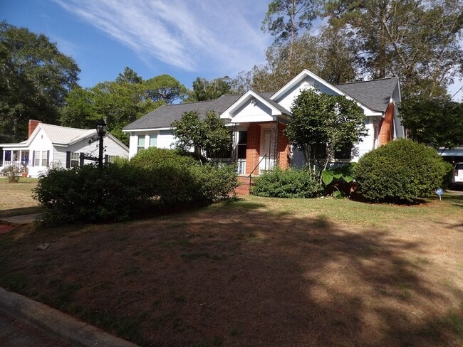 property at 808 Crawford Ave