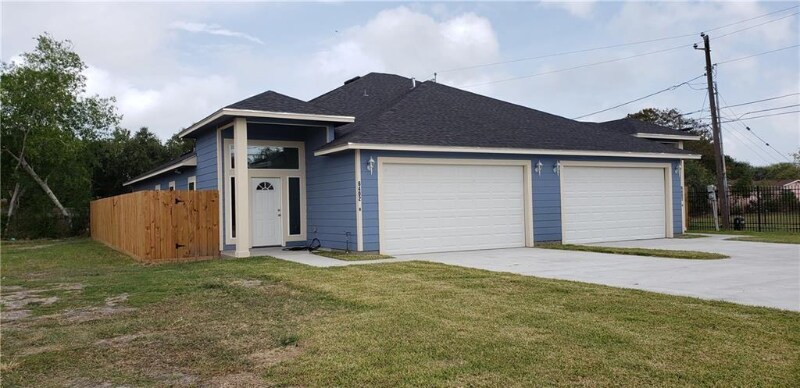 6402 Williams Dr in Corpus Christi, TX - Building Photo