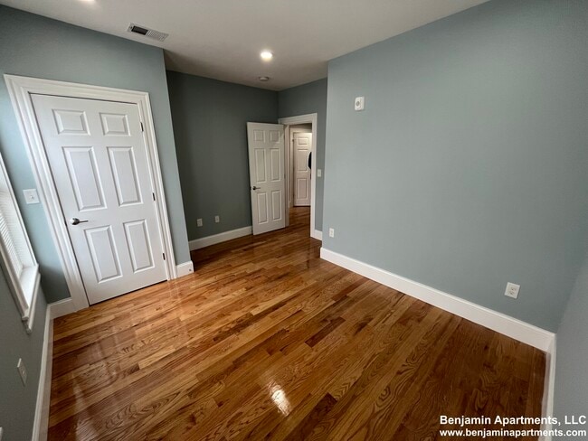 372 Oxford St, Unit 3 in Cambridge, MA - Building Photo - Building Photo