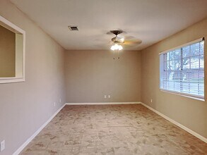 4726 Pine St in Seabrook, TX - Building Photo - Building Photo