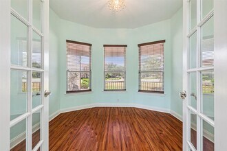 10507 Scotland Well Dr in Austin, TX - Building Photo - Building Photo