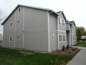 Dorian Lane Fourplex in Boise, ID - Foto de edificio - Building Photo