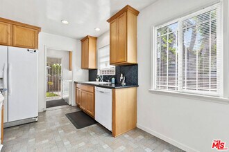 836 Appelby St in Los Angeles, CA - Building Photo - Building Photo