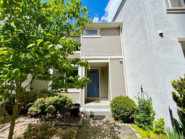 2351 Generation Dr in Reston, VA - Foto de edificio - Building Photo
