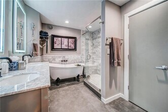 395 Central Park Pl NE, Unit Condo in Atlanta, GA - Building Photo - Building Photo