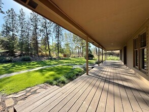 15206 S Clear Lake Rd in Cheney, WA - Building Photo - Building Photo