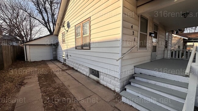 421 S Gordon Ave in Wichita, KS - Building Photo - Building Photo